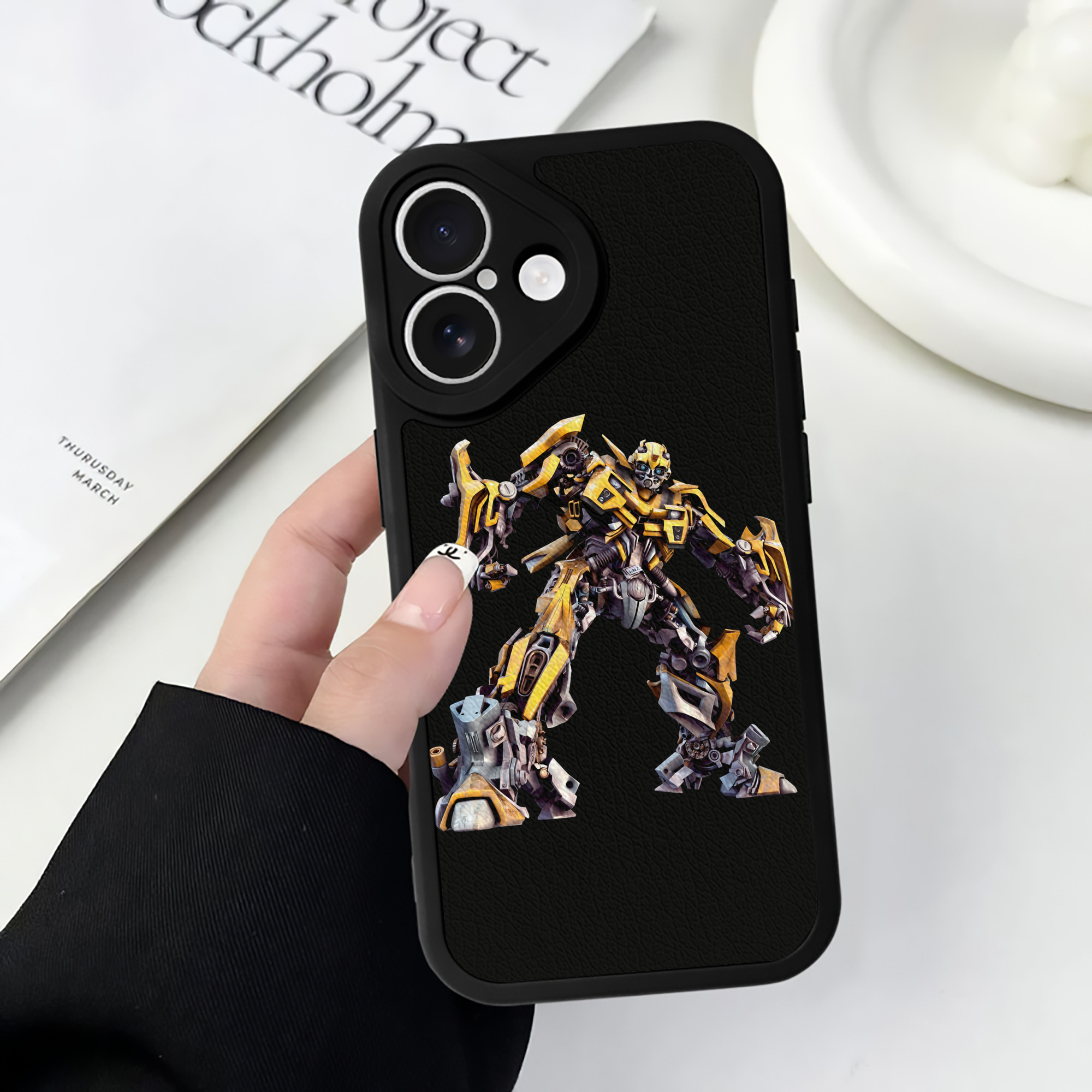 （画像用） Transformers トランスフォーマー 【iPhone 16シリーズ対応】シリコンスマホケース（レザー調） 材質：シリコン